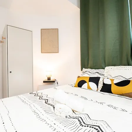 Them'apparts Sainte Croix Apartment *